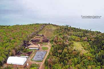 Pferdepension und Tierhotel mit Farmhaus am Bras d’Or Lake auf Cape Breton Island Kanada