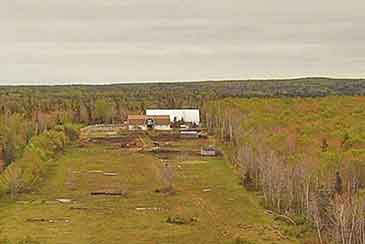 Pferdepension und Tierhotel mit Farmhaus am Bras d’Or Lake auf Cape Breton Island Kanada