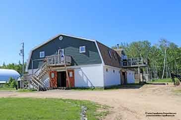 Pferdepension mit Reithalle auf Cape Breton Island, Nova Scotia, Kanada