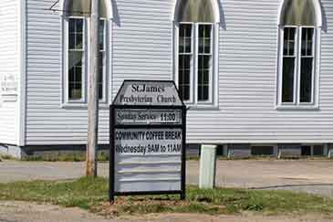 Pferdepension mit Reithalle auf Cape Breton Island, Nova Scotia, Kanada